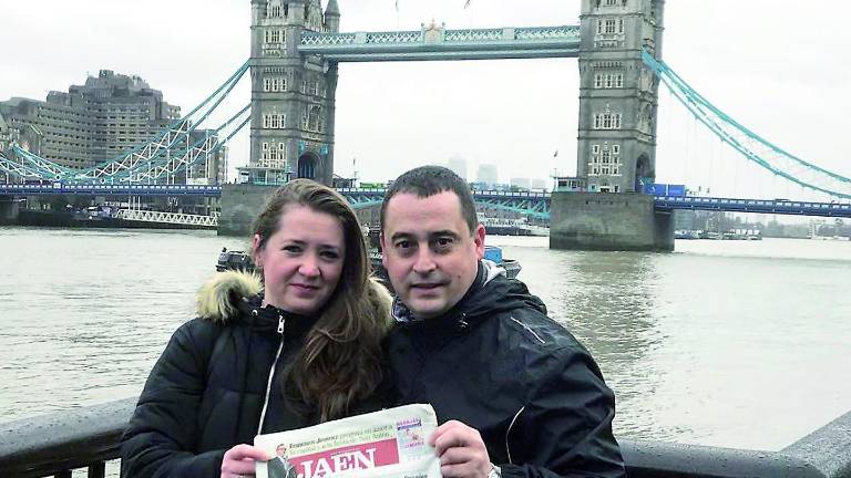 Diario JAÉN con el London Bridge de fondo Diario JAÉN con el London Bridge de fondo