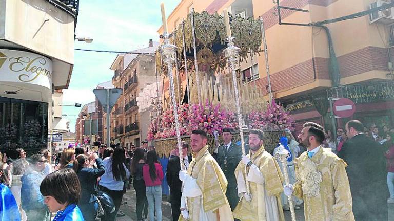 Blanca pureza para celebrar el regreso de Cristo a la vida