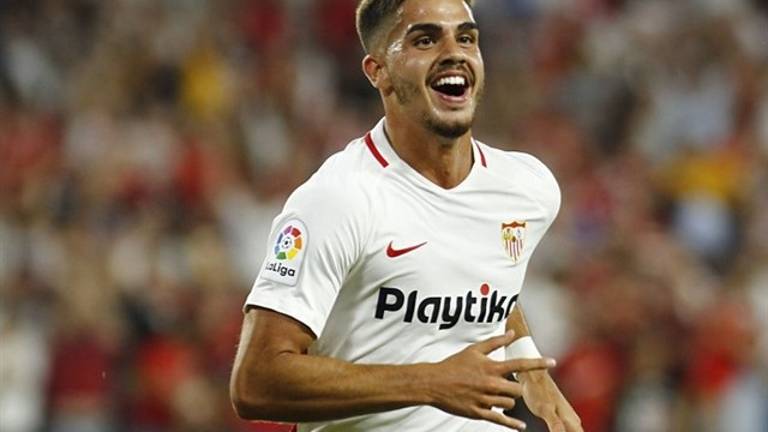 El Sevilla gana al Valladolid y se pone líder El Sevilla gana al Valladolid y se pone líder