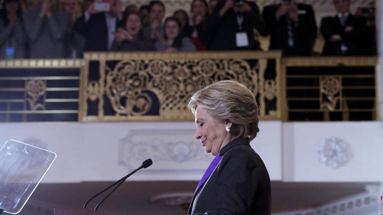 Clinton invita a sus partidarios a “mirar al futuro” Clinton invita a sus partidarios a “mirar al futuro”
