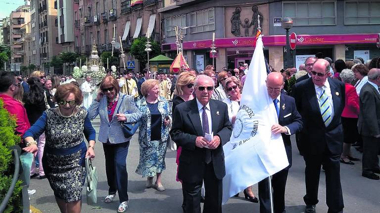 El Corpus Christi saca a las calles a cientos de personas