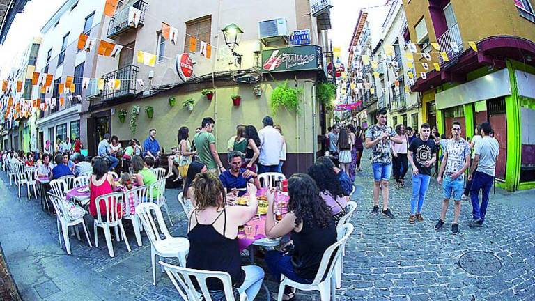 Una verbena de barrio a lo grande Una verbena de barrio a lo grande