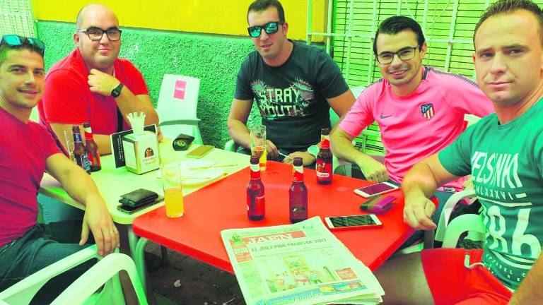 Entre vaquillas y verbenas Entre vaquillas y verbenas