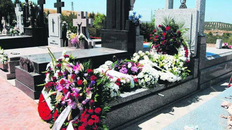 Miguel Blesa recibe un íntimo adiós en Linares Miguel Blesa recibe un íntimo adiós en Linares