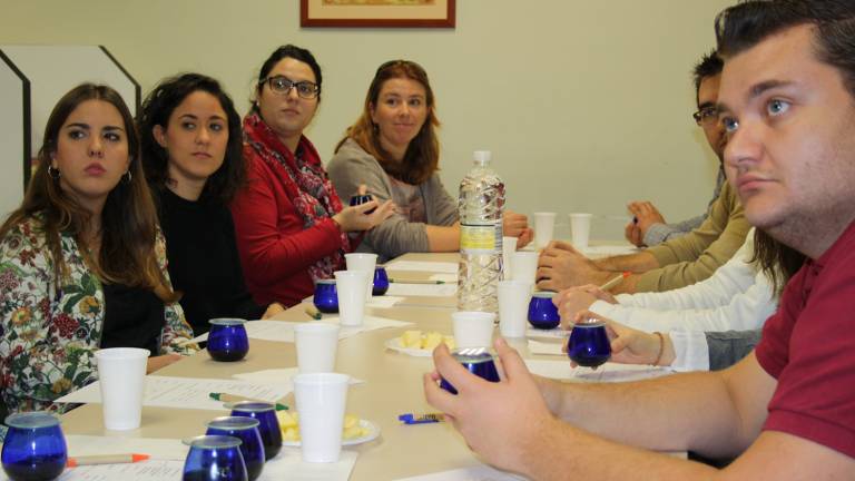 La Semana de la Ciencia pone el broche con catas guiadas de aceite y vino