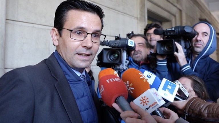 El alcalde de Granada ve injustificado que se mantenga su “imputación” y pide archivo