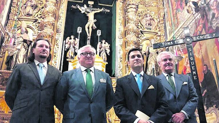 Versos de un “imaginero” que cantan a la Vera Cruz Versos de un “imaginero” que cantan a la Vera Cruz