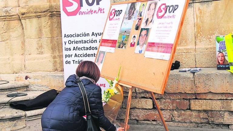 Un centenar de jiennenses exige mayor seguridad vial Un centenar de jiennenses exige mayor seguridad vial