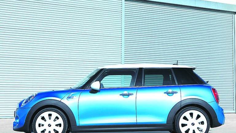 Cooper cinco puertas: Tecnología y gran diseño Cooper cinco puertas: Tecnología y gran diseño