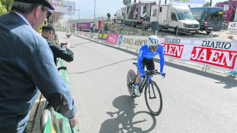 Tim Wellens es un extraterrestre en el mar de olivos de Jaén