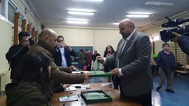 José Luis Cano vota en Las Fuentezuelas