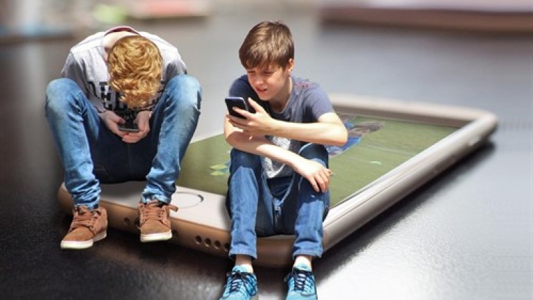 Más adolescentes ya prefieren comunicarse por mensajes de texto antes que cara a cara