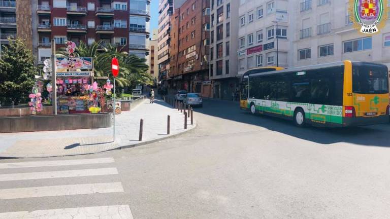 Parada de bus en la Plaza de la Libertad