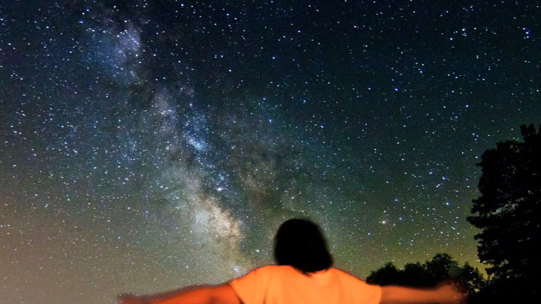 Los cielos de Jaén, protagonistas del documental “Astroturismo, sentir el Universo”