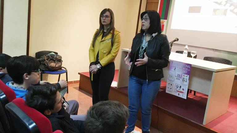 Cine para sensibilizar a los jóvenes contra el maltrato Cine para sensibilizar a los jóvenes contra el maltrato