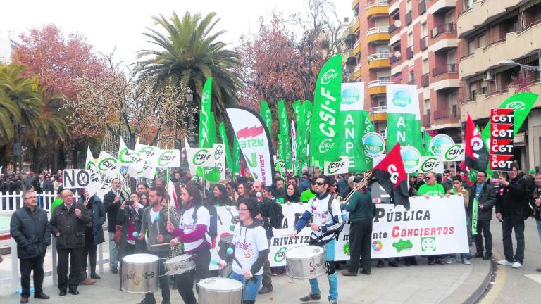 Defensores de la educación pública reclaman “igualdad” Defensores de la educación pública reclaman “igualdad”