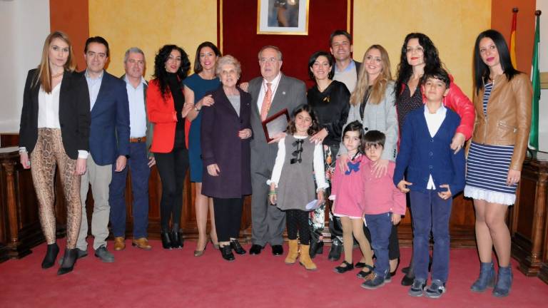 Guillermo Sena se convierte en Hijo Adoptivo de la ciudad Guillermo Sena se convierte en Hijo Adoptivo de la ciudad