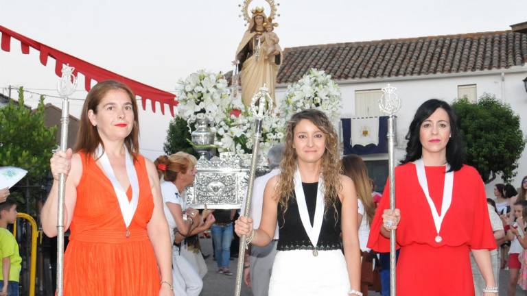 Con la Virgen del Carmen Con la Virgen del Carmen