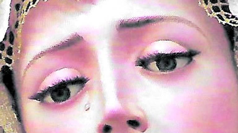 Paz y Caridad, las vírgenes que tienen los ojos claros Paz y Caridad, las vírgenes que tienen los ojos claros