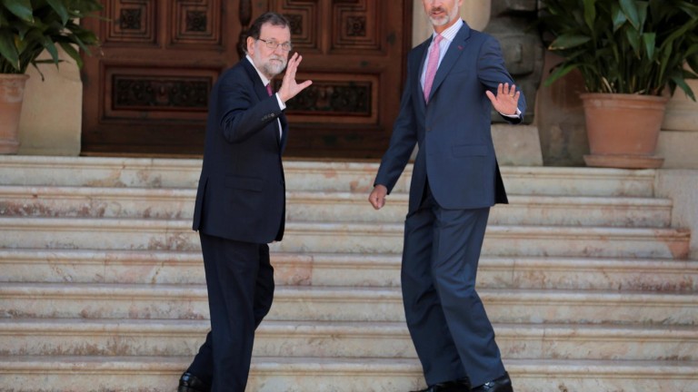Rajoy pide a Sánchez unidad ante el desafío soberanista