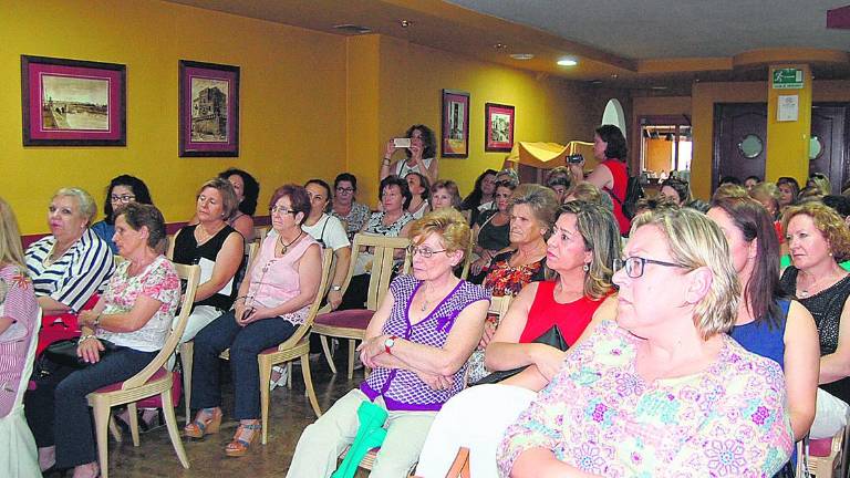 Encuentro para la unión del tejido asociativo femenino