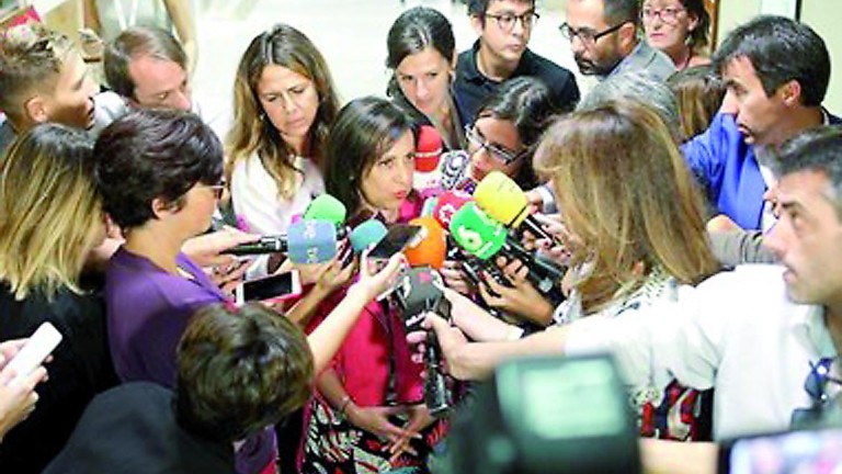 El PSOE carga contra Ada Colau