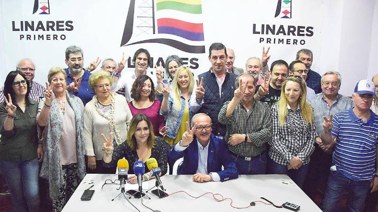 El PSOE no cede espacio para carteles de los nuevos partidos El PSOE no cede espacio para carteles de los nuevos partidos