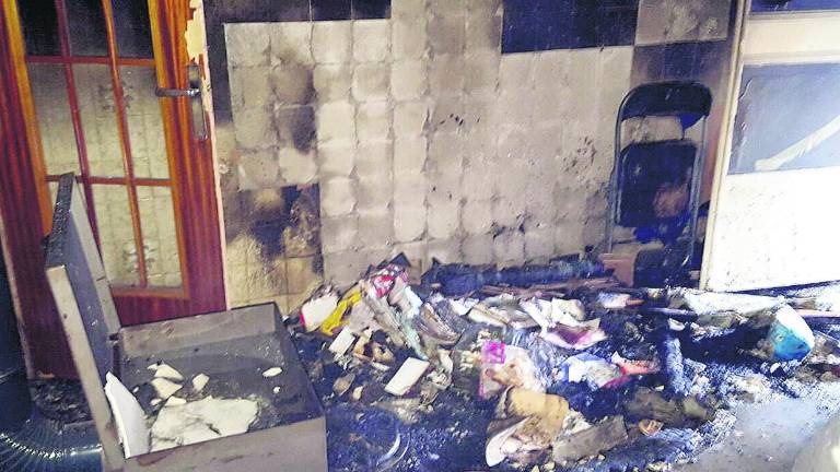 Dos mujeres, atendidas tras un incendio en Mancha Real Dos mujeres, atendidas tras un incendio en Mancha Real