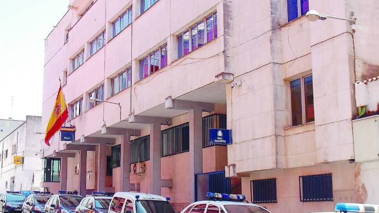 Simula un asalto en su casa para quedarse con 400 euros Simula un asalto en su casa para quedarse con 400 euros