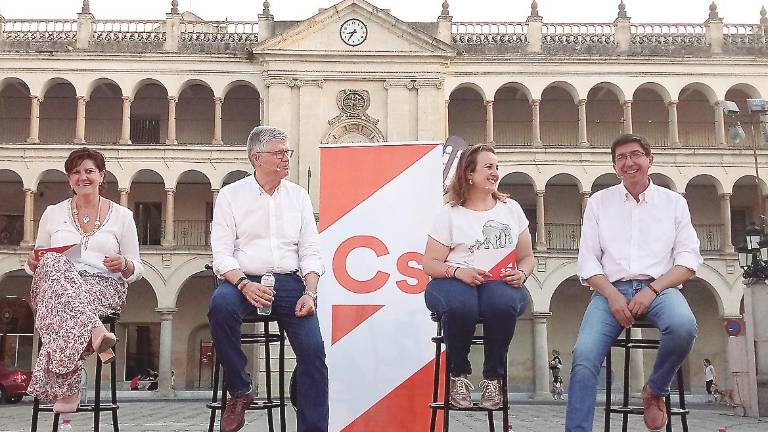 Marín: “Frente al Ayuntamiento habrá una mujer de principios”