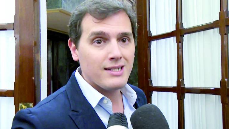 Albert Rivera urge a Rajoy a fulminar a Fernández de Moya Albert Rivera urge a Rajoy a fulminar a Fernández de Moya