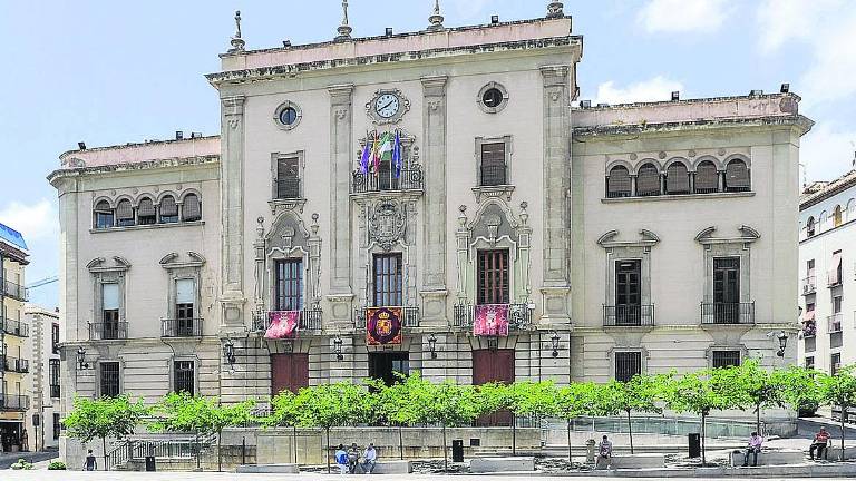 El PSOE relanza la idea de la quita de la deuda municipal El PSOE relanza la idea de la quita de la deuda municipal