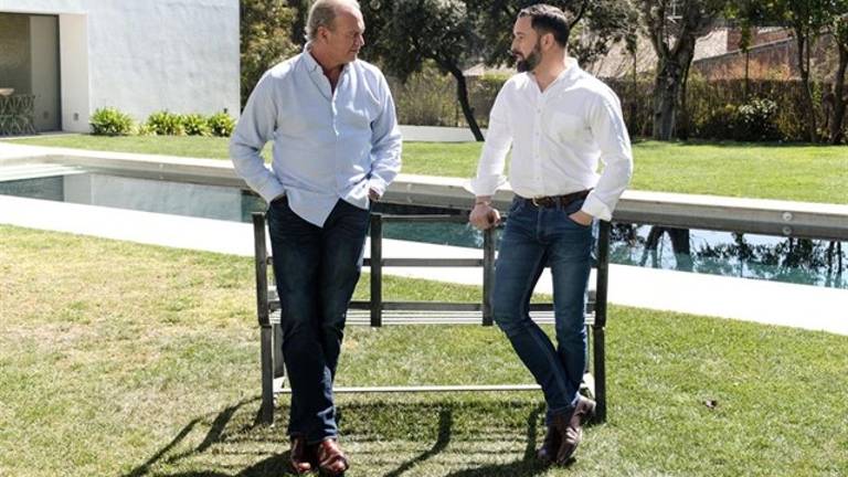 Casado, Rivera y Abascal pasan por la casa de Bertín Casado, Rivera y Abascal pasan por la casa de Bertín