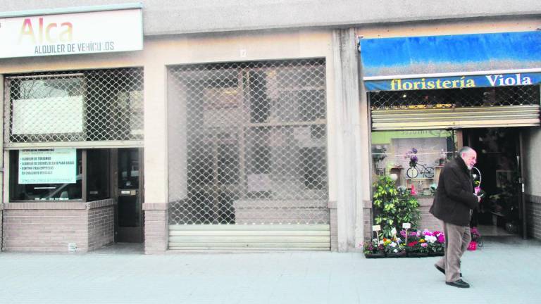 Oferta para la adjudicación de dos bajos de la estación Oferta para la adjudicación de dos bajos de la estación