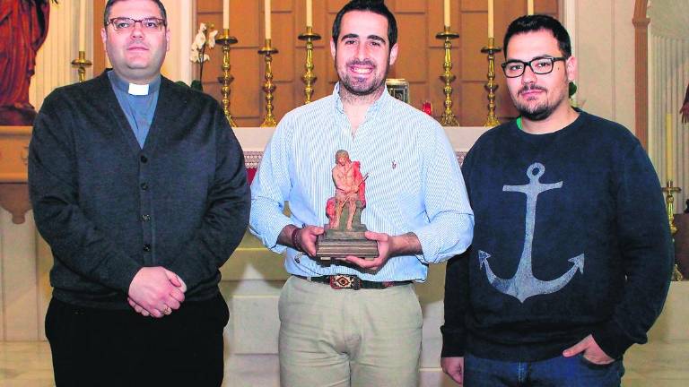 Nervios e ilusión por recibir la talla de Jesús del Silencio Nervios e ilusión por recibir la talla de Jesús del Silencio