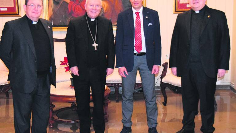 El obispo respalda al nuevo presidente de la Cofradía El obispo respalda al nuevo presidente de la Cofradía