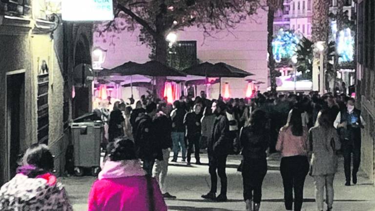Sanciones en Deán Mazas por servir bebidas en la calle Sanciones en Deán Mazas por servir bebidas en la calle