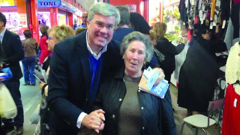 El PP lanza el mensaje de que seguirá bajando impuestos El PP lanza el mensaje de que seguirá bajando impuestos