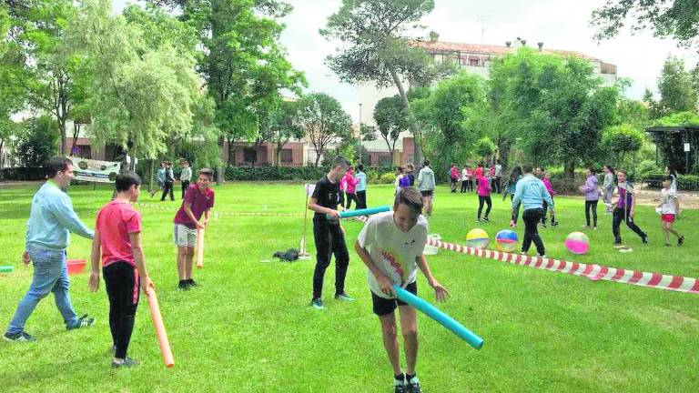 El respeto por la naturaleza agrupa a jóvenes de la ciudad El respeto por la naturaleza agrupa a jóvenes de la ciudad