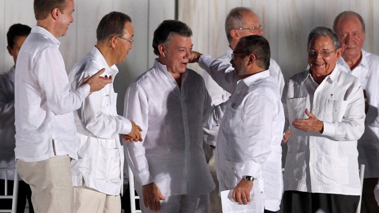 Gobierno y FARC sellan el acuerdo de paz en Colombia