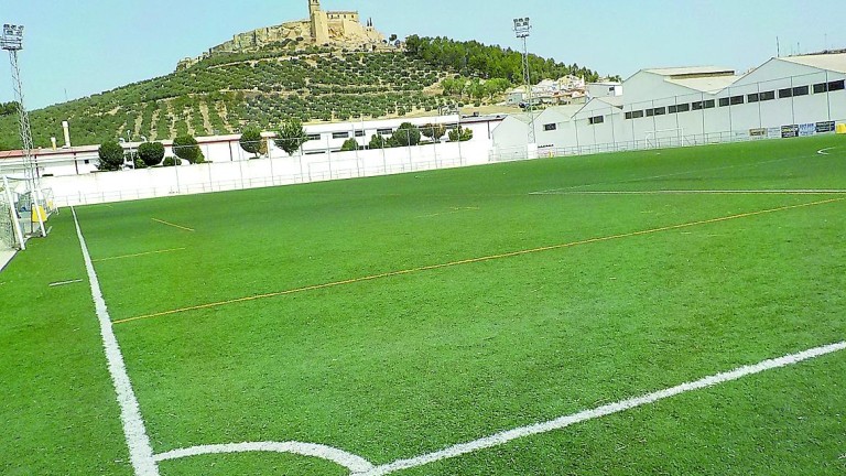 Próxima renovación del tapiz del campo de fútbol municipal