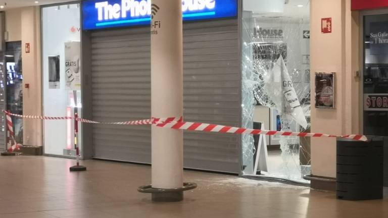 Otro robo en el Centro Comercial La Loma Otro robo en el Centro Comercial La Loma