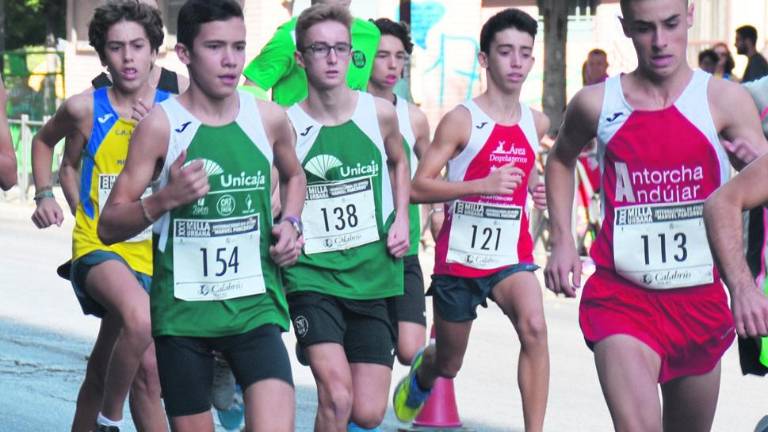 Dos atletas de distinta generación se coronan en Jaén Dos atletas de distinta generación se coronan en Jaén