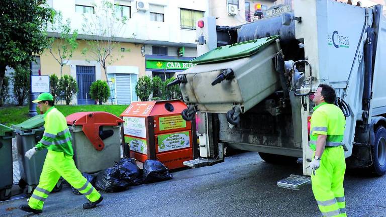 Resur no subrogará a los 11 empleados del vertedero