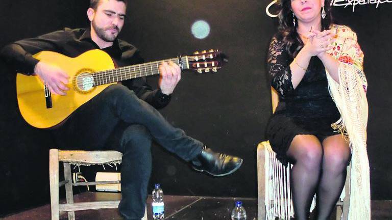 La cantaora de Beas Laura Heredia, en “La Posada del Potro” de Córdoba La cantaora de Beas Laura Heredia, en “La Posada del Potro” de Córdoba