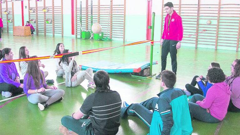 Alumnos viven en primera persona las barreras de la discapacidad Alumnos viven en primera persona las barreras de la discapacidad