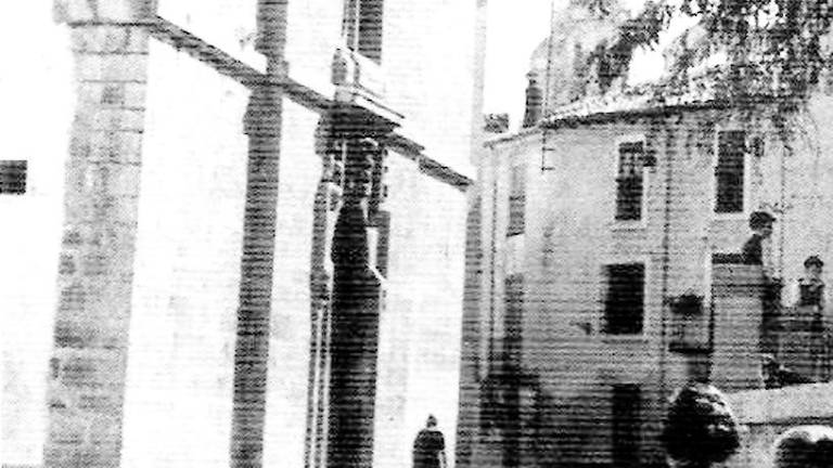 La iglesia y la Plaza de San Bartolomé La iglesia y la Plaza de San Bartolomé