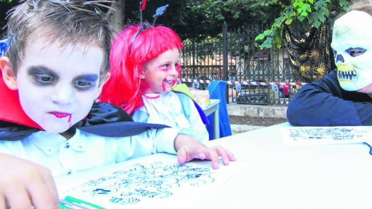 Los espectros tomaron la ciudad Los espectros tomaron la ciudad