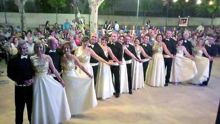 Los vecinos disfrutan de las fiestas del barrio de “La Noria” Los vecinos disfrutan de las fiestas del barrio de “La Noria”