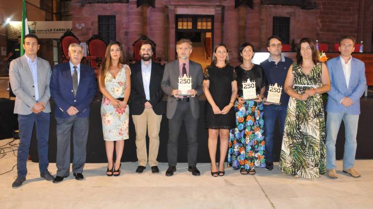 Celebración por todo lo alto del 251 aniversario de la Fundación Celebración por todo lo alto del 251 aniversario de la Fundación